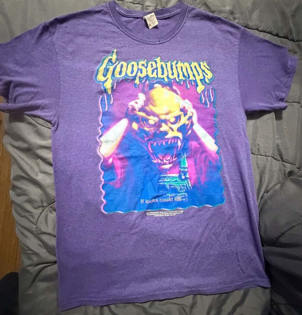 Goosebumps Tee If Looks Could Kill Graphic T-Shirt Size M Purple
